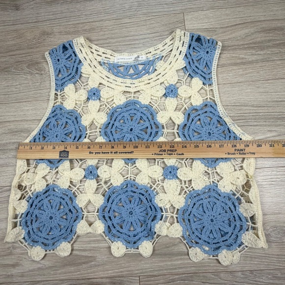 Altar'd State Cara Crochet Top Blue Cream Floral Sleeveless Boho Large - Picture 7 of 11